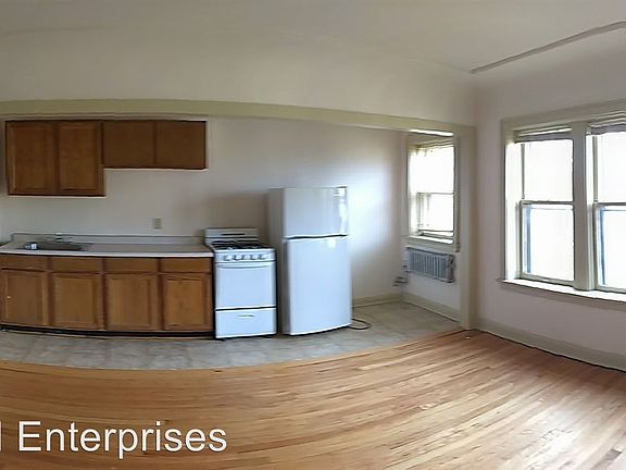 4th image of 1835 N 2nd St APT 32