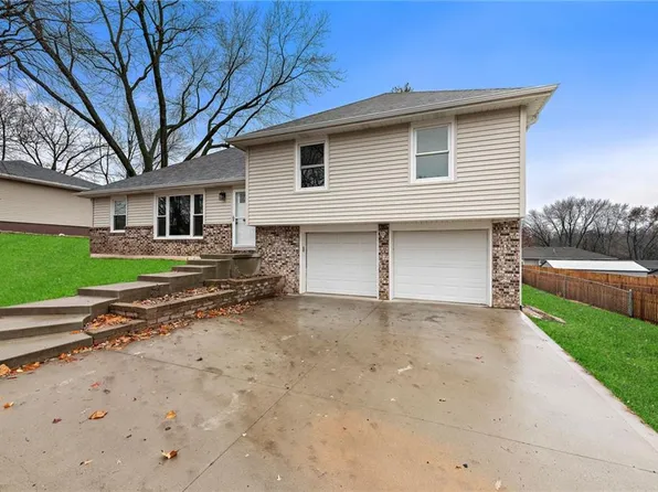 2519 Heather Ln, Lexington, MO 64067
