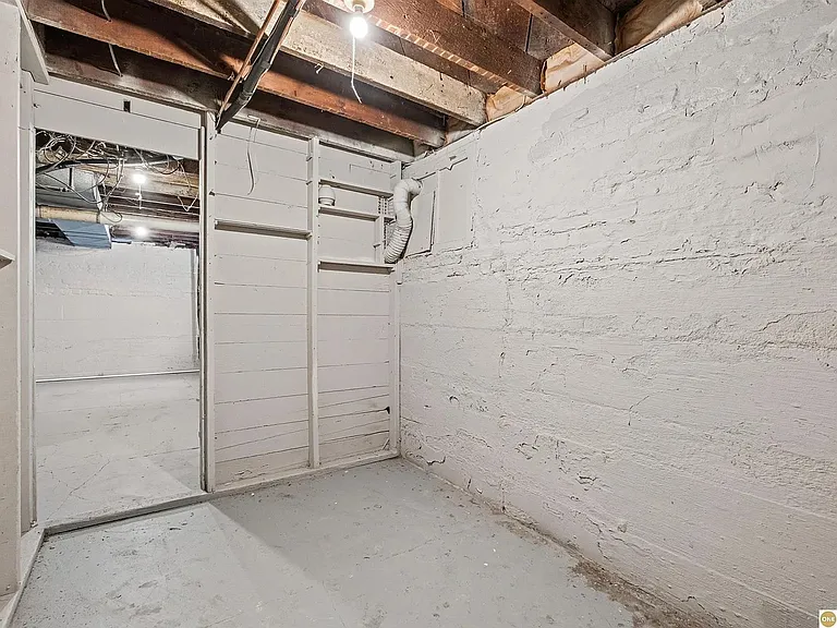 823 N H St — Photo 21
