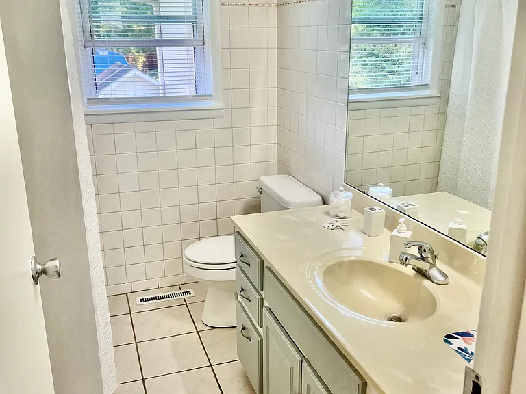 707 Saint Catherine Ct — Photo 19