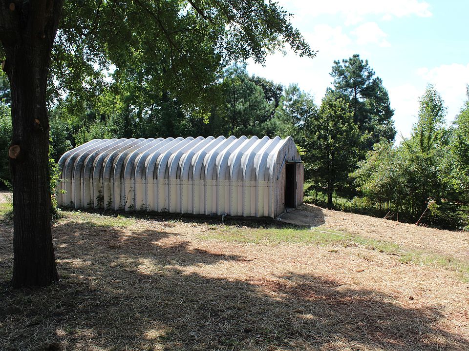 2nd image of 2399 Pond Ln