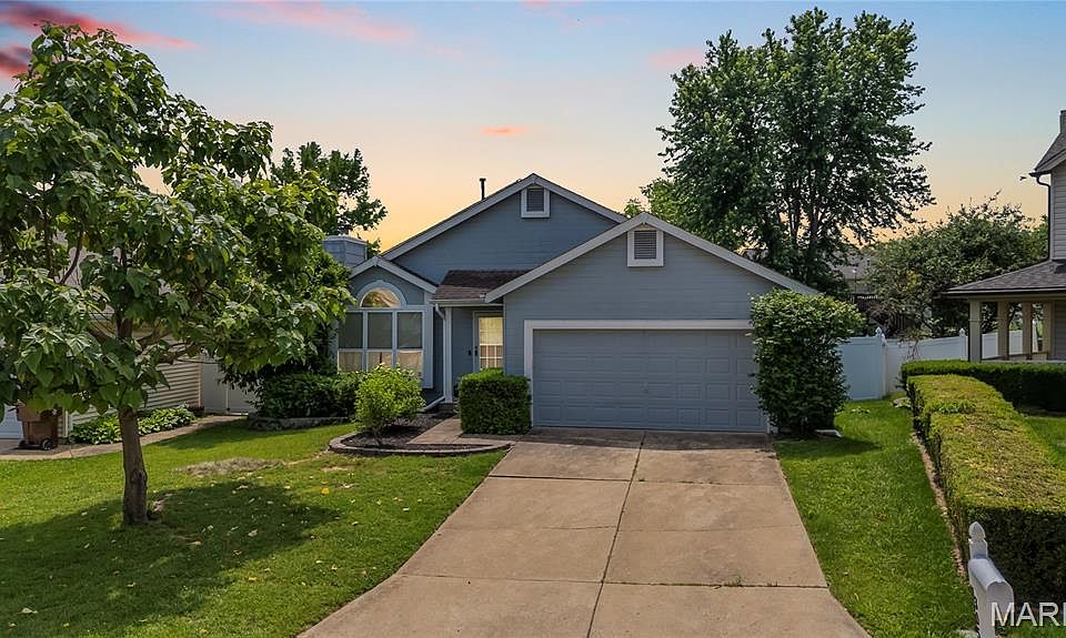 1st image of 305 Cypress Point Ct