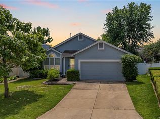305 Cypress Point Ct, Saint Charles, MO 63304