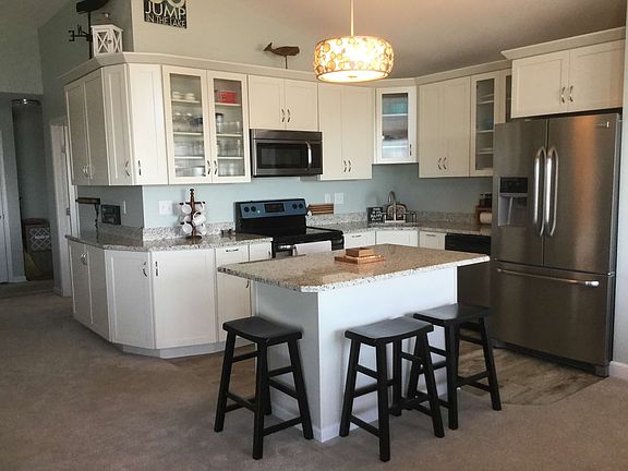 4th image of 3215 E Shore Dr