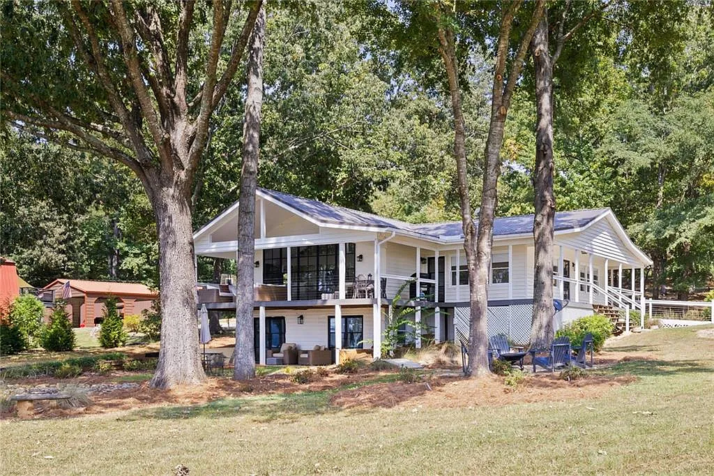 3 bed, 3.0 bath, 2754 sqft, $3,600 — Photo 4