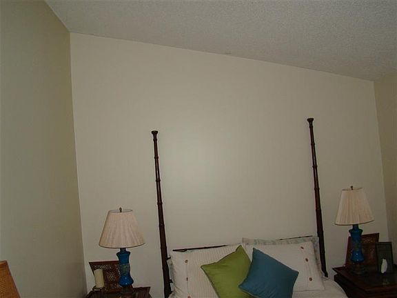 5th image of 15 Hillside Dr