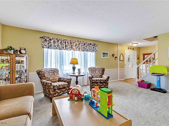 4th image of 19755 Jamestown Cir