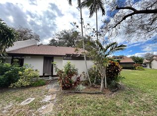 1540 NW 98th Ter, Pembroke Pines, FL 33024
