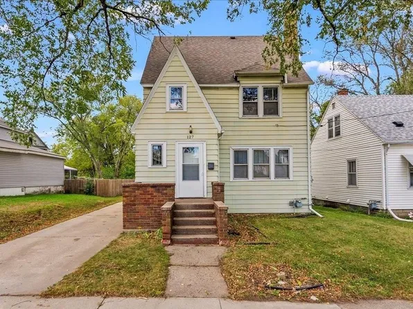 127 Linden Ave, Waterloo, IA 50703