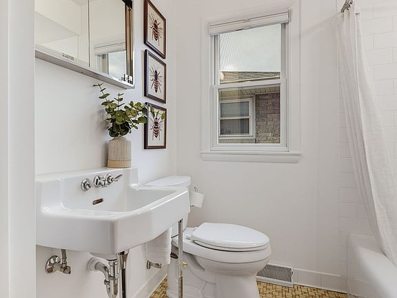 Main Full Bath