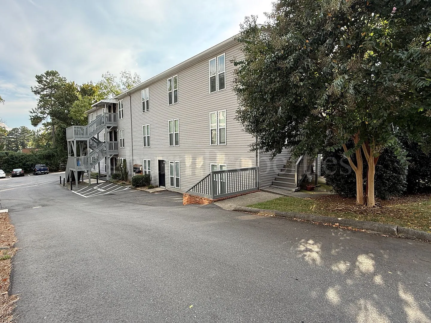 1 bed, 1.0 bath, $925 — Photo 1