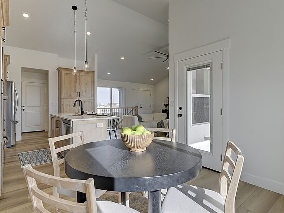 5th image of 393 E Broderick Way #109