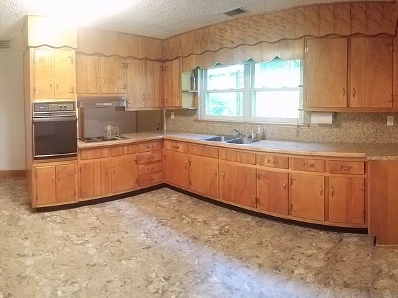 Kitchen with new counter tops