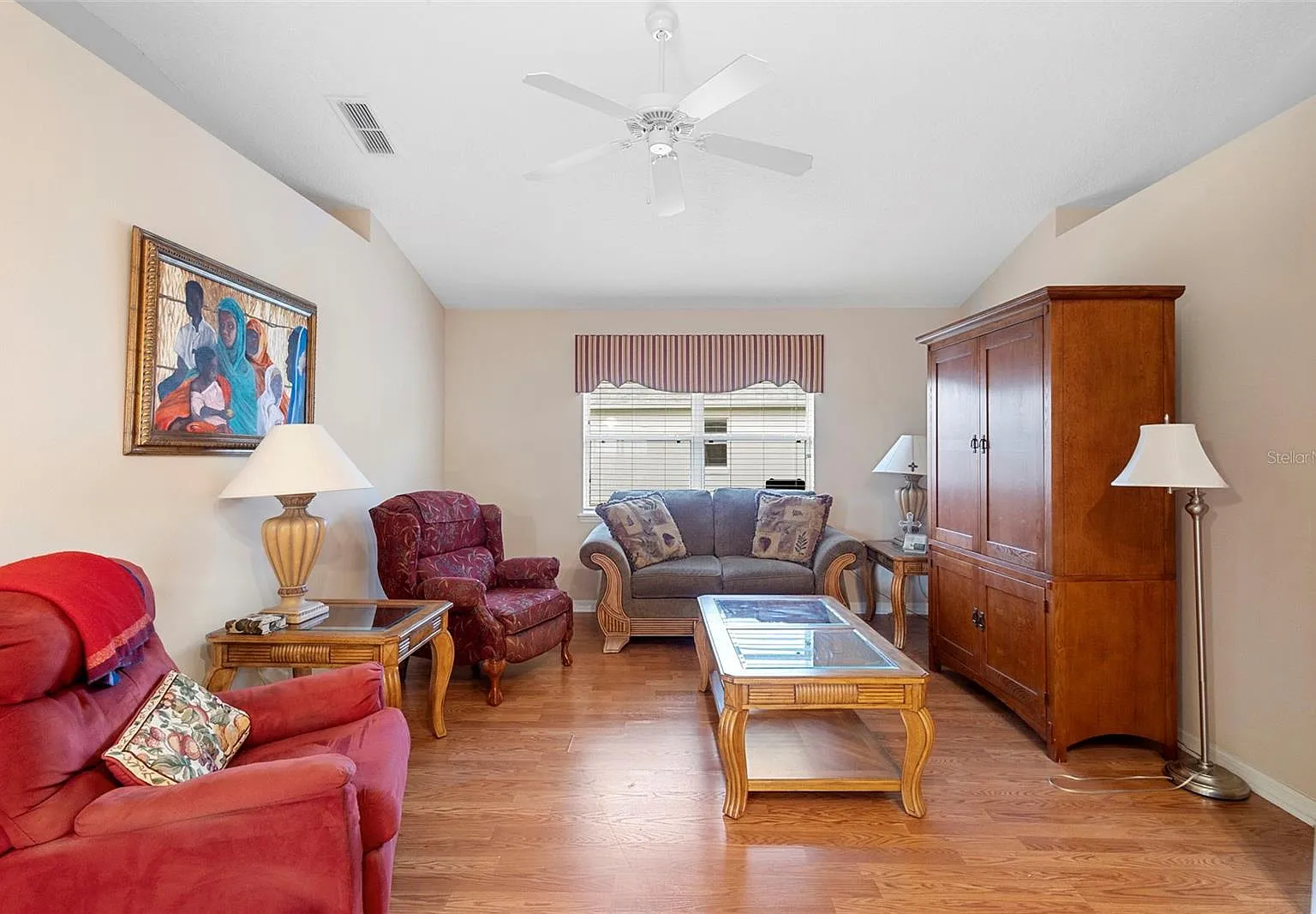 4 bed, 2171 sqft, $2,400 — Photo 2