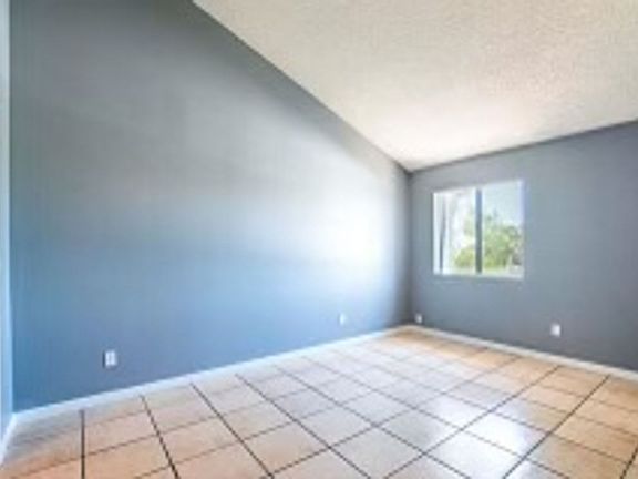 5th image of 331 W Pastime Rd #201