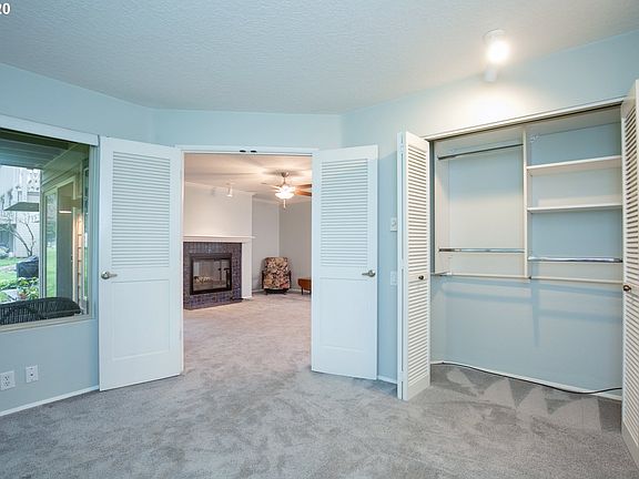 4th image of 2512 SE Baypoint Dr Unit 35L