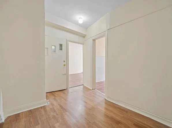 2121 Grand Avenue image 9 of 10