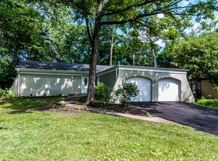 234 Rivers Dr, Lake Bluff, IL 60044