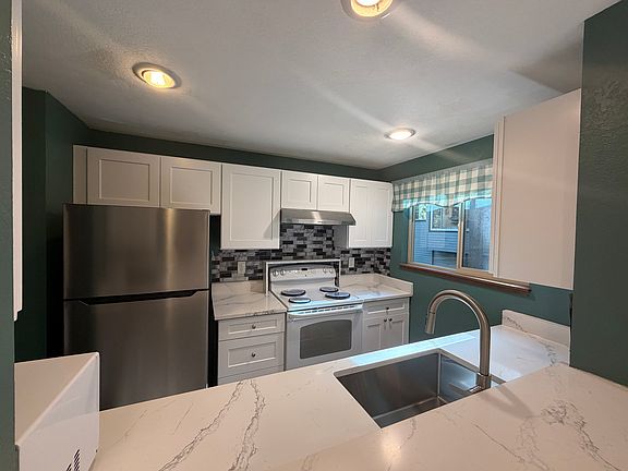 3rd image of 8009 146th Ave NE