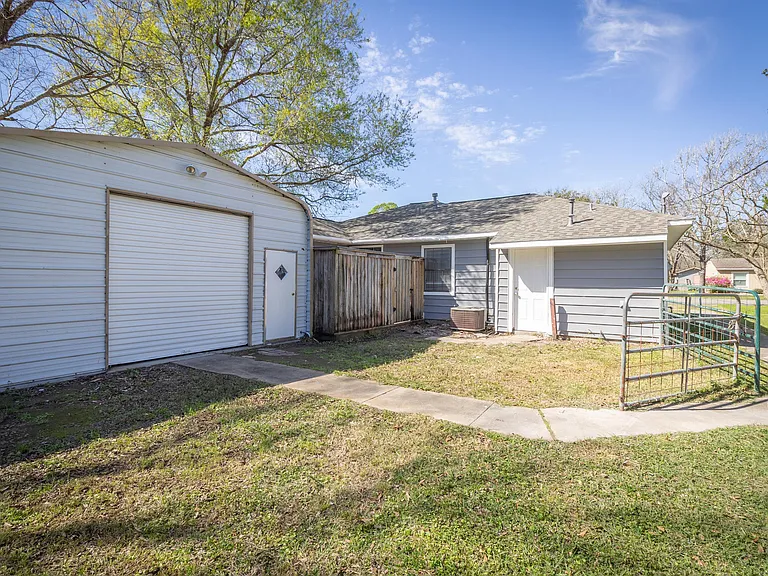 313 Evans St — Photo 10