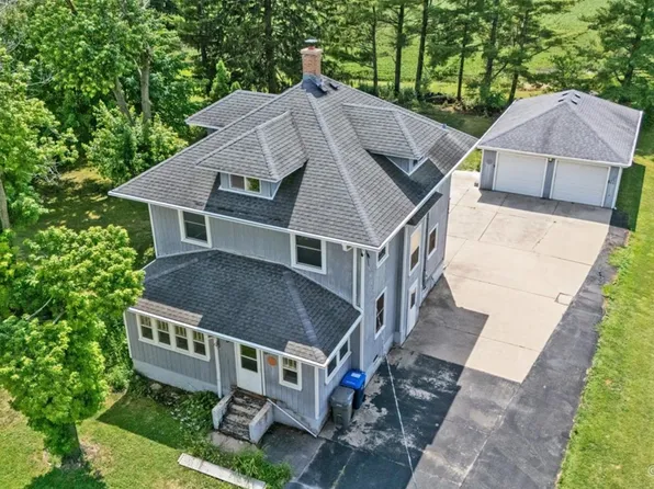 10N874 Rippburger Rd, Elgin, IL 60124