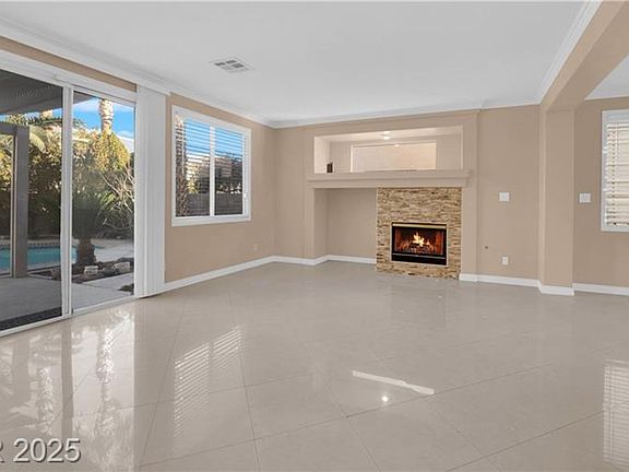 4th image of 1326 Summer Dawn Ave