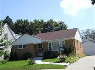 119 S Alfred Ave, Elgin, IL 60123