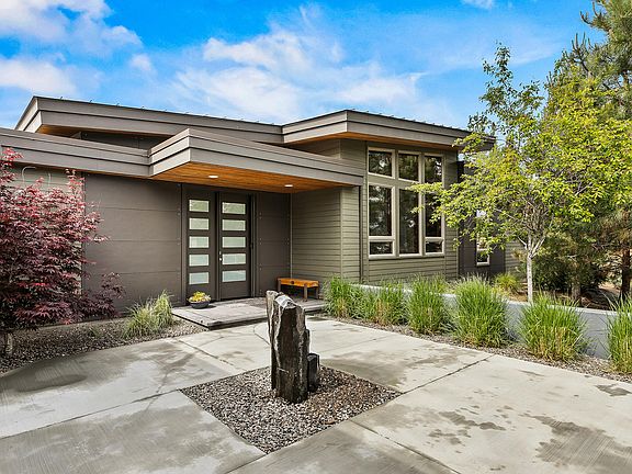 2nd image of 61587 Hosmer Lake Dr