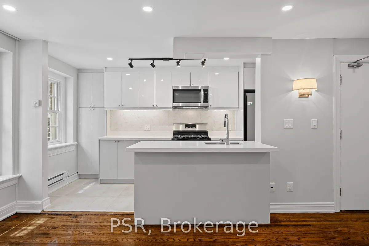Building Photo - 8 Saint Thomas St #24