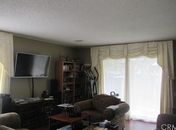 5th image of 512 E Cliffwood Cir