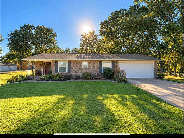 1204 Meadowbrook Dr, Mountain Home, AR 72653