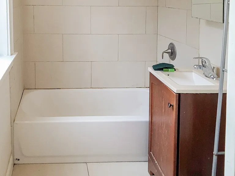 4719 1/2 N Leavitt St #3 — Photo 4