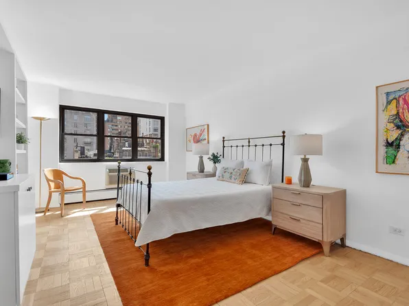 120 East 81st Street 8A image 3 of 9