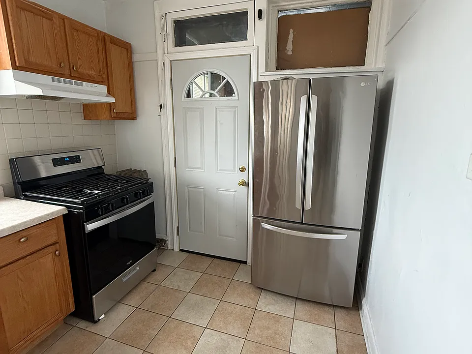 10053 S Forest Ave #3