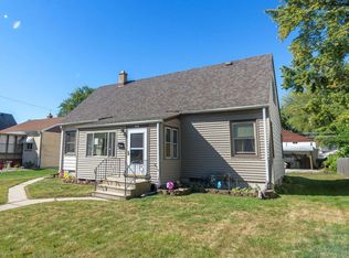3771 S Arctic Ave, St Francis, WI 53235