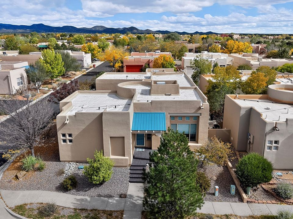 1st image of 8 Sobradora Dr