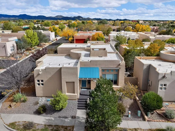 8 Sobradora Dr, Santa Fe, NM 87508