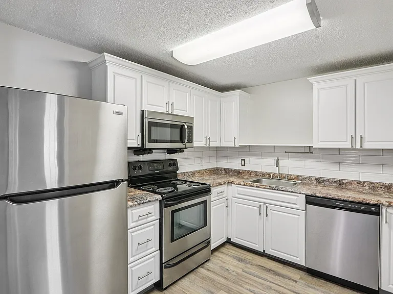 26-web-or-mls-135 Elm St 84-S0412-007