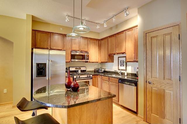 1st image of 500 E Grant St APT 509