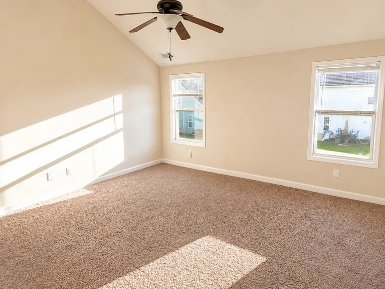 107 Truman Ct — Photo 6