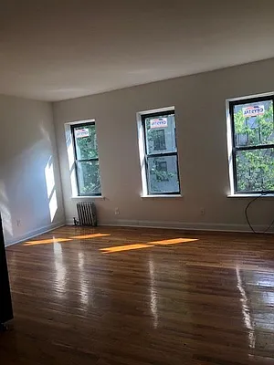 Rented by Lucien Perry | media 7