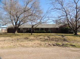 1066 Robin Rd, Terrell, TX 75161