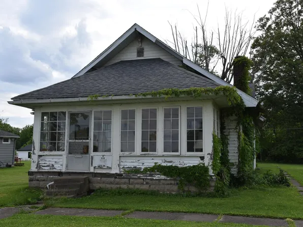 444 S 4th St, Mitchell, IN 47446