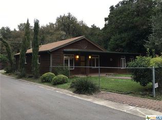 903 N Loop St, San Marcos, TX 78666