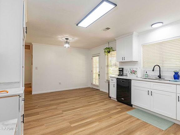 5th image of 104 William Dr