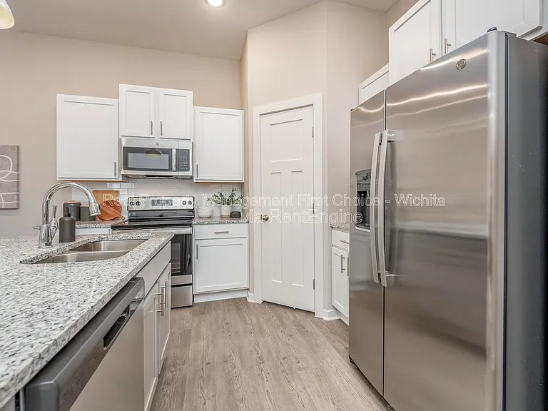 3426 W Angel St — Photo 13