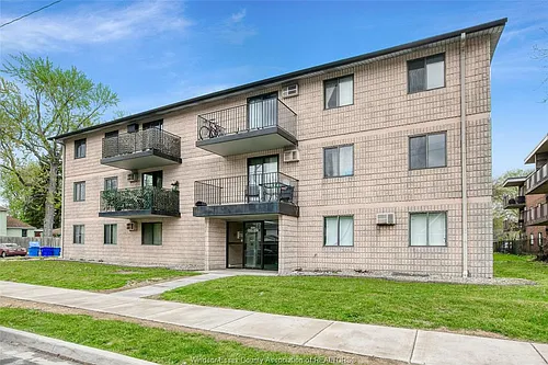 3355 Sandwich St #102 Photo 1