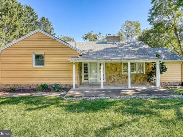3625 Crooked Hill Rd, Harrisburg, PA 17110