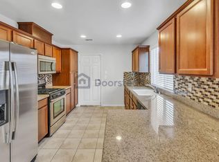 13718 Deane Ln, Sylmar, CA 91342