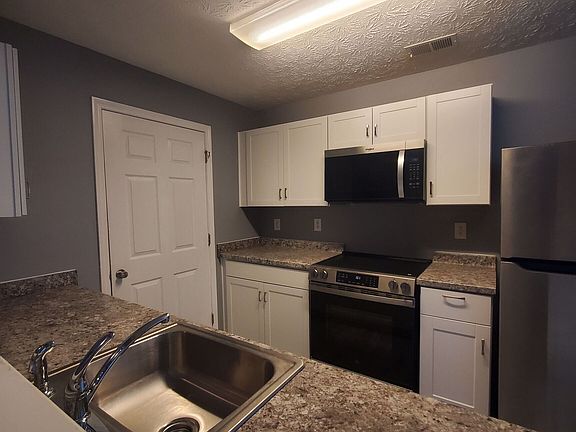 2nd image of 17301 Waldrop Cv